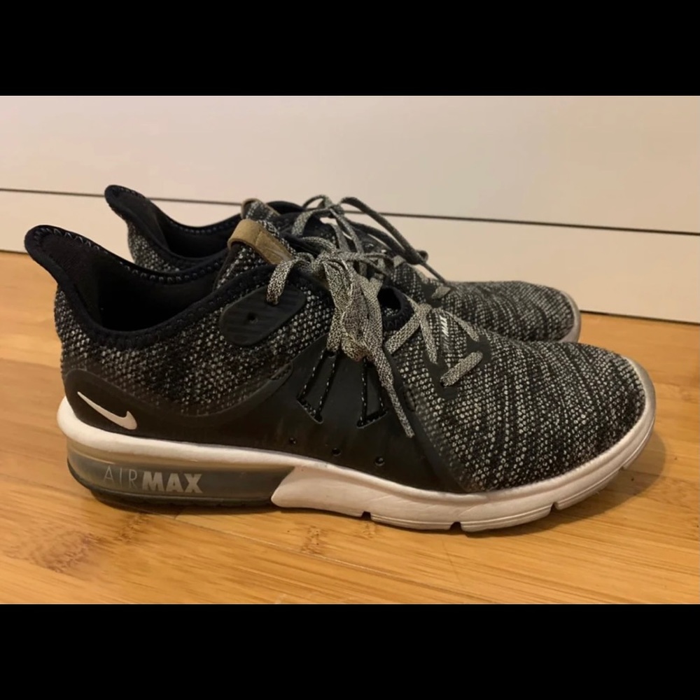 NIKE AIRMAX